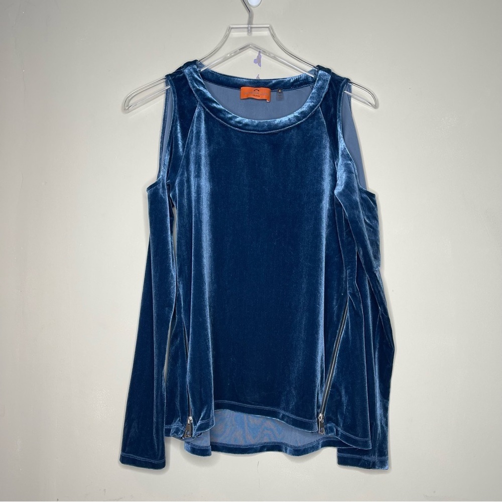 Patrizia Luca cold shoulder velvet top